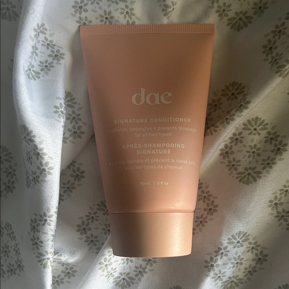 Dae Signature Conditioner 3 fl oz / 90mL Travel Size – Hydrates & Detangles